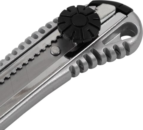 Nóż z ostrzem łamanym
18 mm / skręcany STALCO
S-17540 Nóż z ostrzem łamanym
18 mm / skręcany STALCO
S-17540