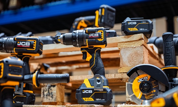 JCB – Od światowego lidera maszyn do profesjonalnych narzędzi dla Twojego biznesu